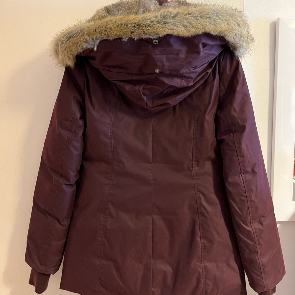 Babaton Deep Red Coat with Faux Fur Collar - Picture 2 of 4